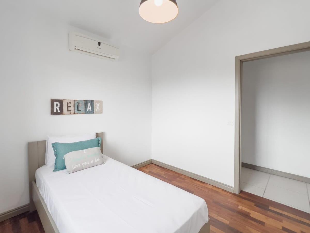 Celeste By Sealodge Villa *